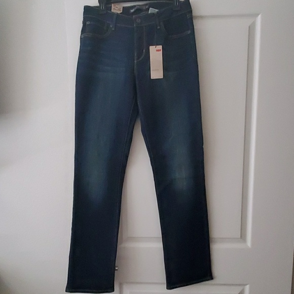 Levi's Denim - NWT!! Levi's Demi Curve Jeans
